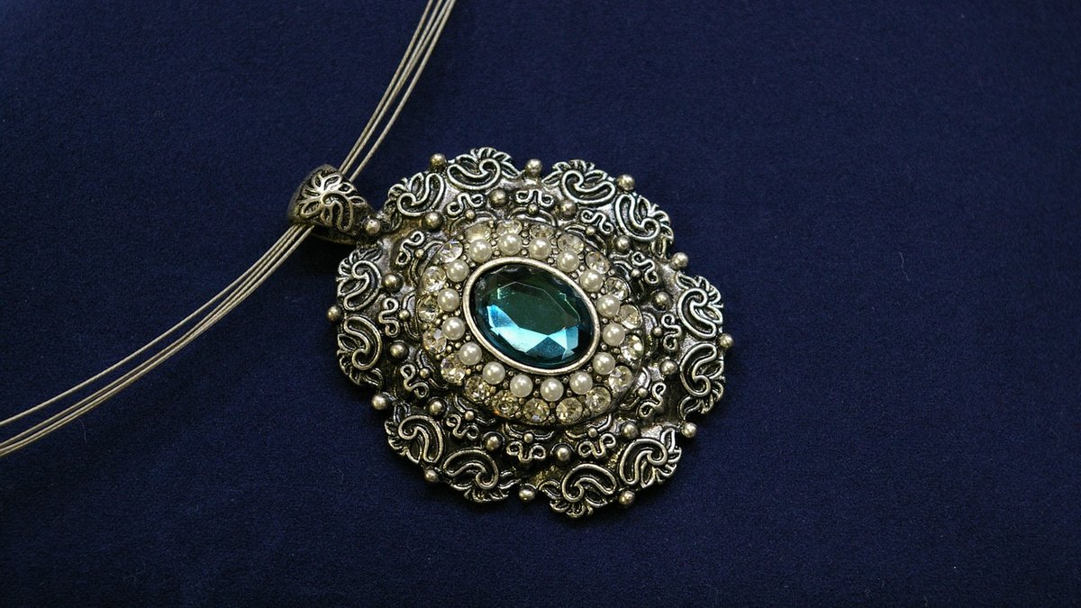 Questions to Ask a Bespoke Jewellery Maker
