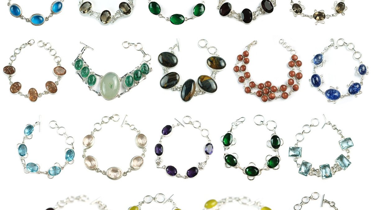 Layering Necklaces Without Tangling: A Practical Guide